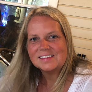 Meet your Posher, Suzanne